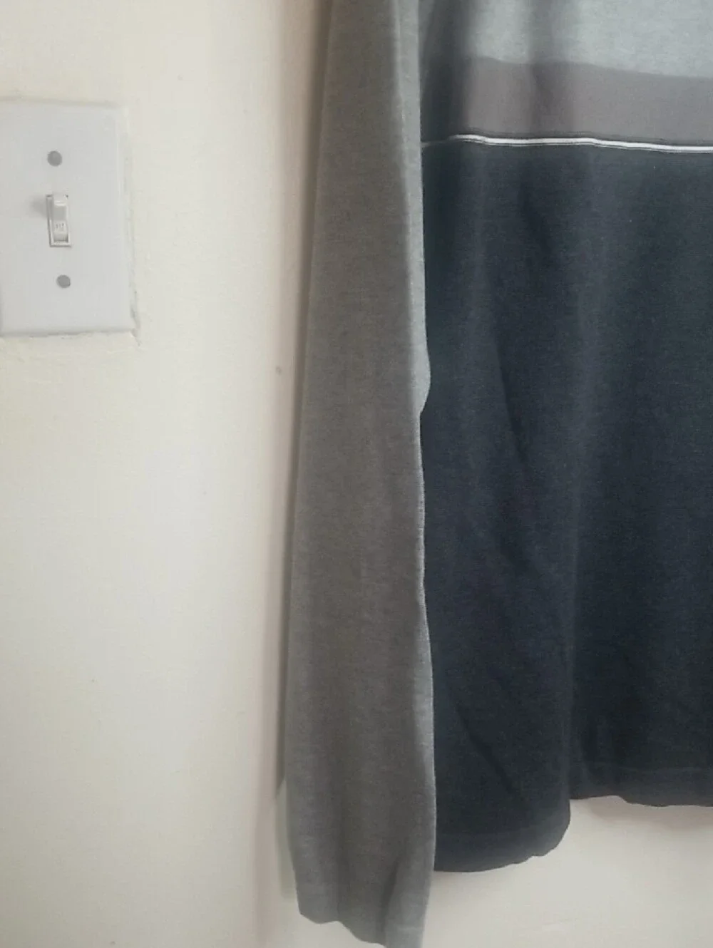 GAP Men’s Gray Two-Tone V-Neck Sweater with Charcoal Panel